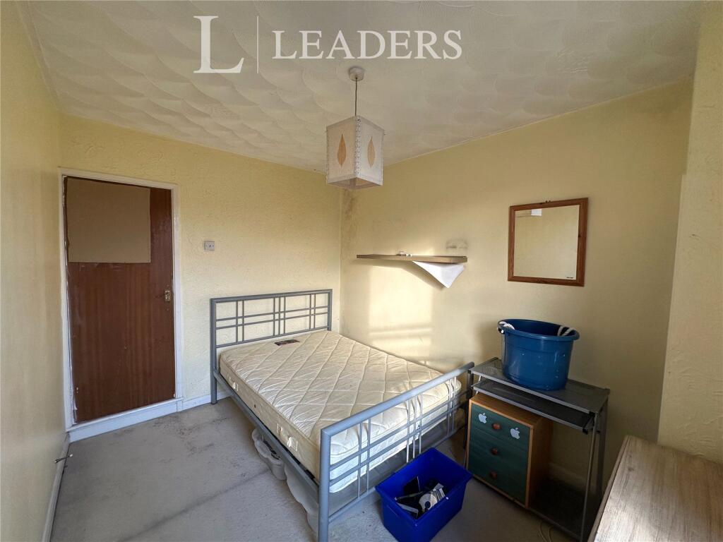 House in Portsmouth, Buckland - More