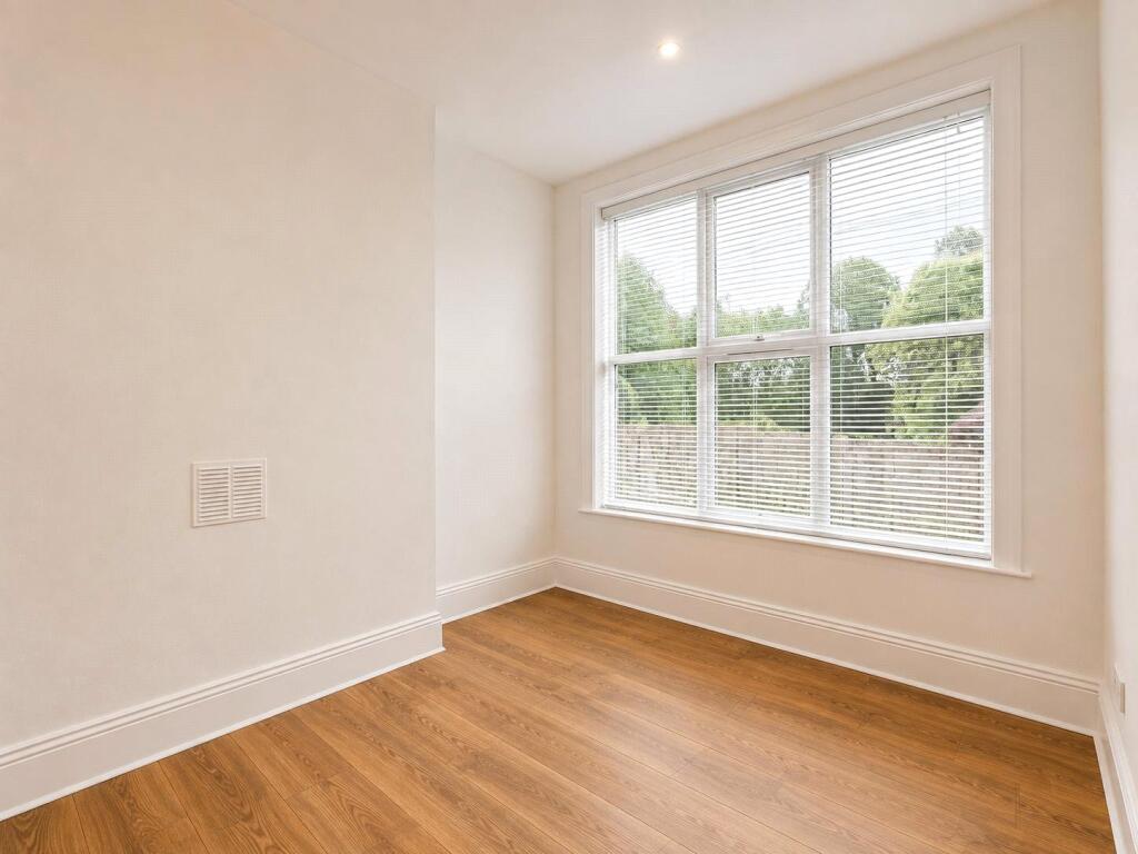 Apartment in Leeds, Harehills Corner, Harehills - View 4