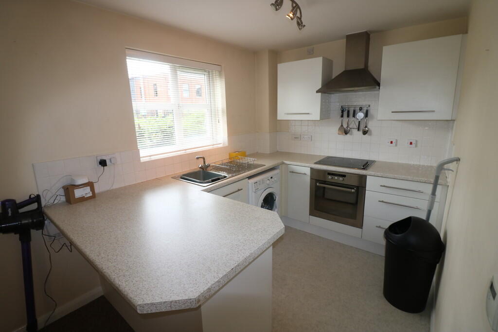 Apartment in Hull - View 5