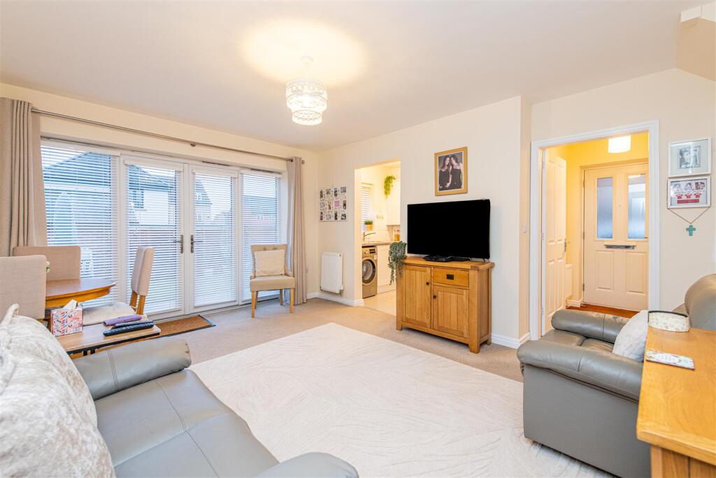 Slough Close, Corby photo 3