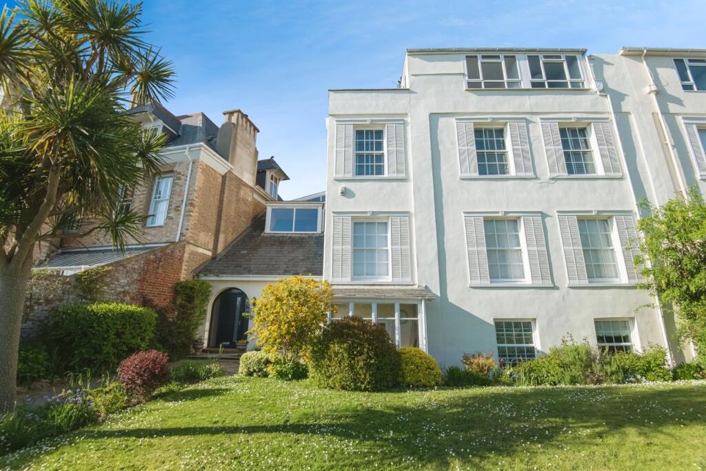 2-bed flat on Trefusis Terrace, Exmouth, Devon, EX8, £450,000