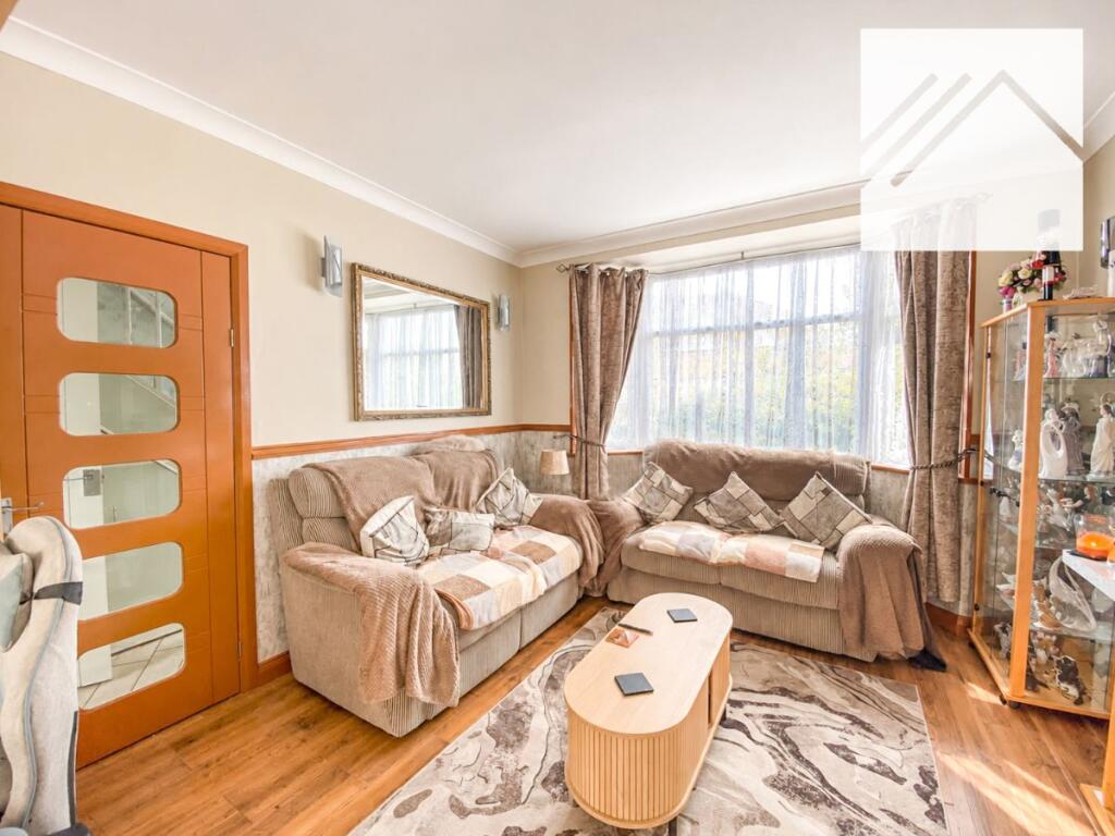 House in Chadwell St Mary, Little Thurrock - View 2