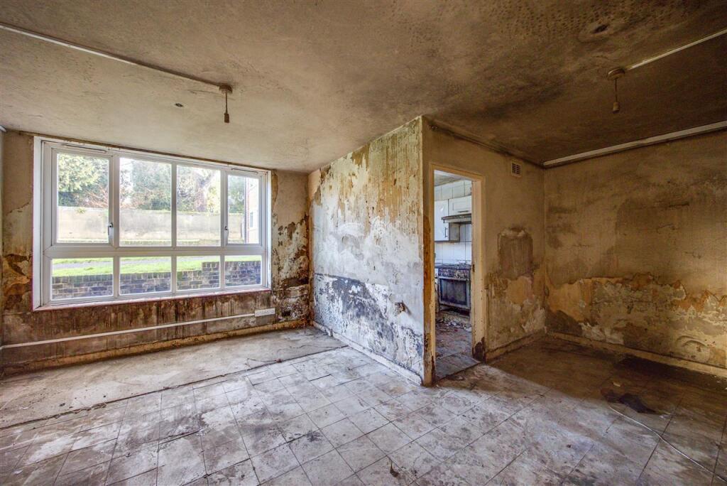 Arundel House, Heathfield Road, Croydon photo 3