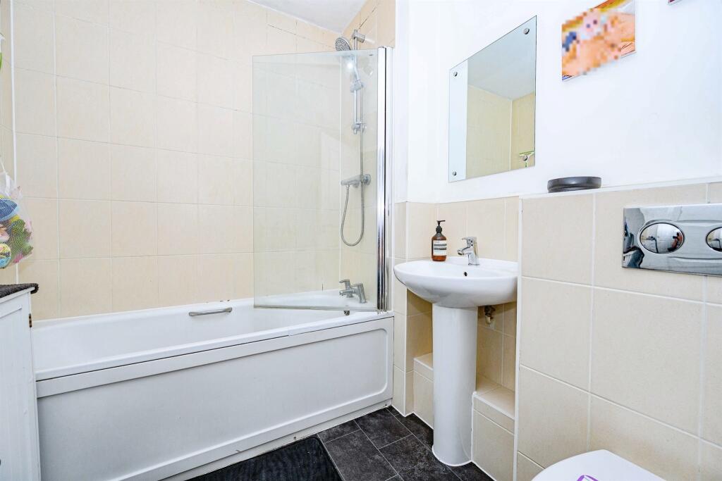 House in Watford - View 5