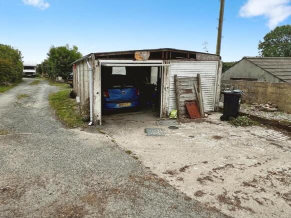 Detached Garage
