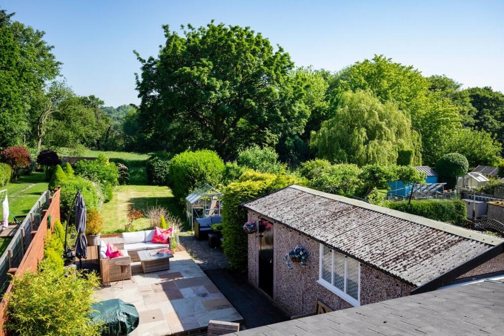 House in Calderdale, Lightcliffe - View 2