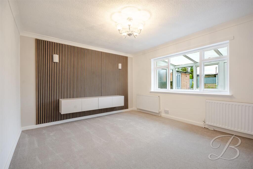 House in Mansfield, Nottinghamshire - View 3