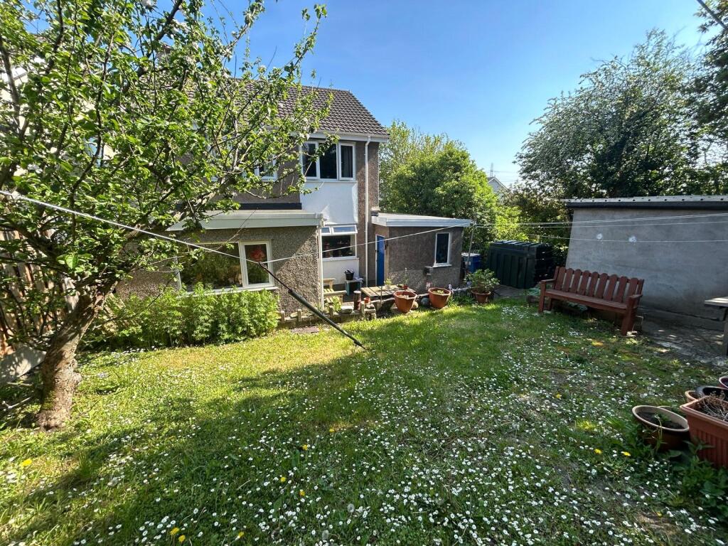 House in Llanfairpwllgwyngyll, Pentre Isaf, Llanfair Pwllgwyngyll - View 2