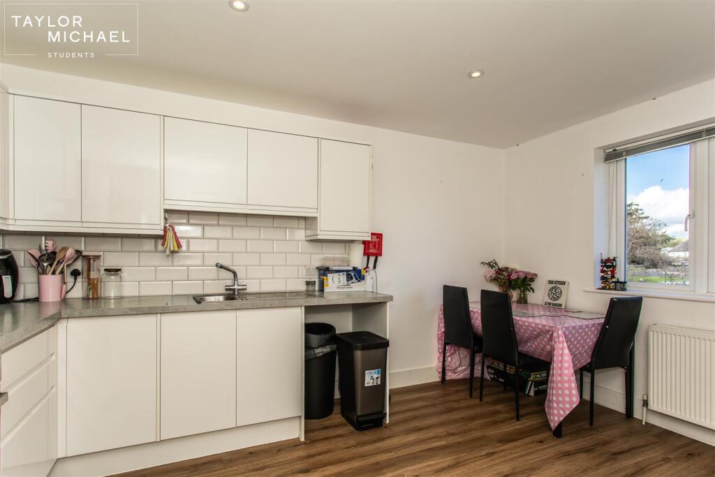 House in Brighton - View 3