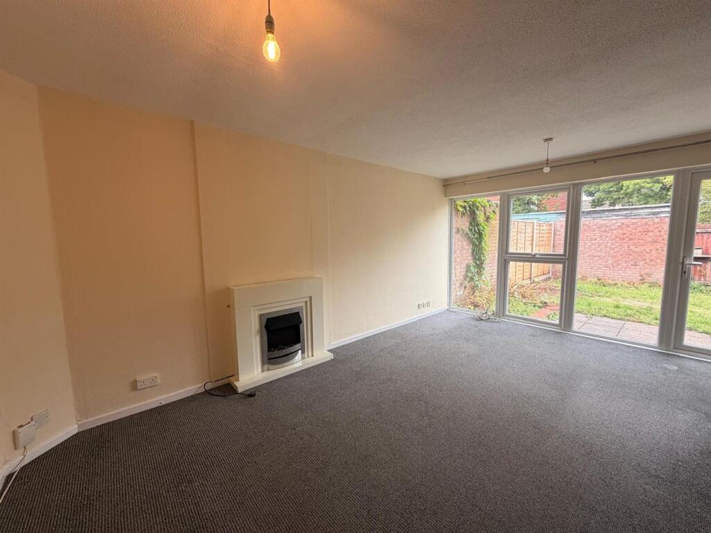 House in Redditch, Worcestershire - View 2