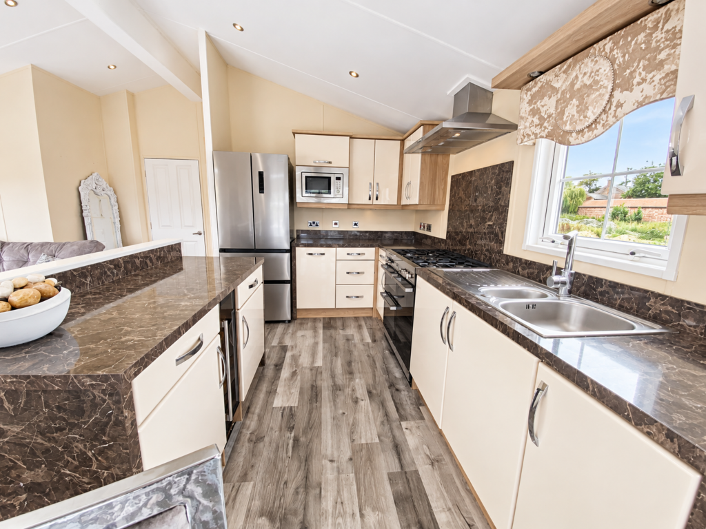 Heron Orchard Holiday Park, Frostley Gate, - View 5