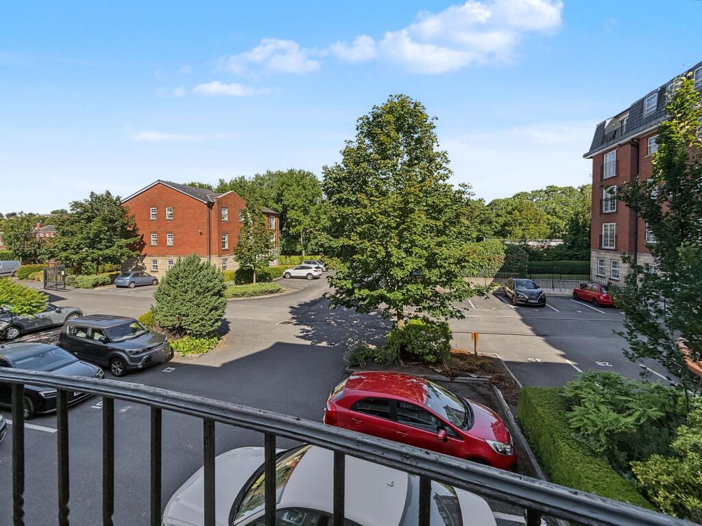 Apartment in Manchester - View 4