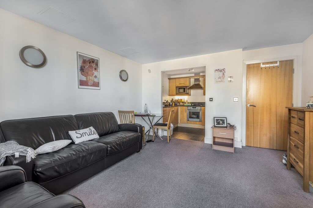 Apartment in London - View 5