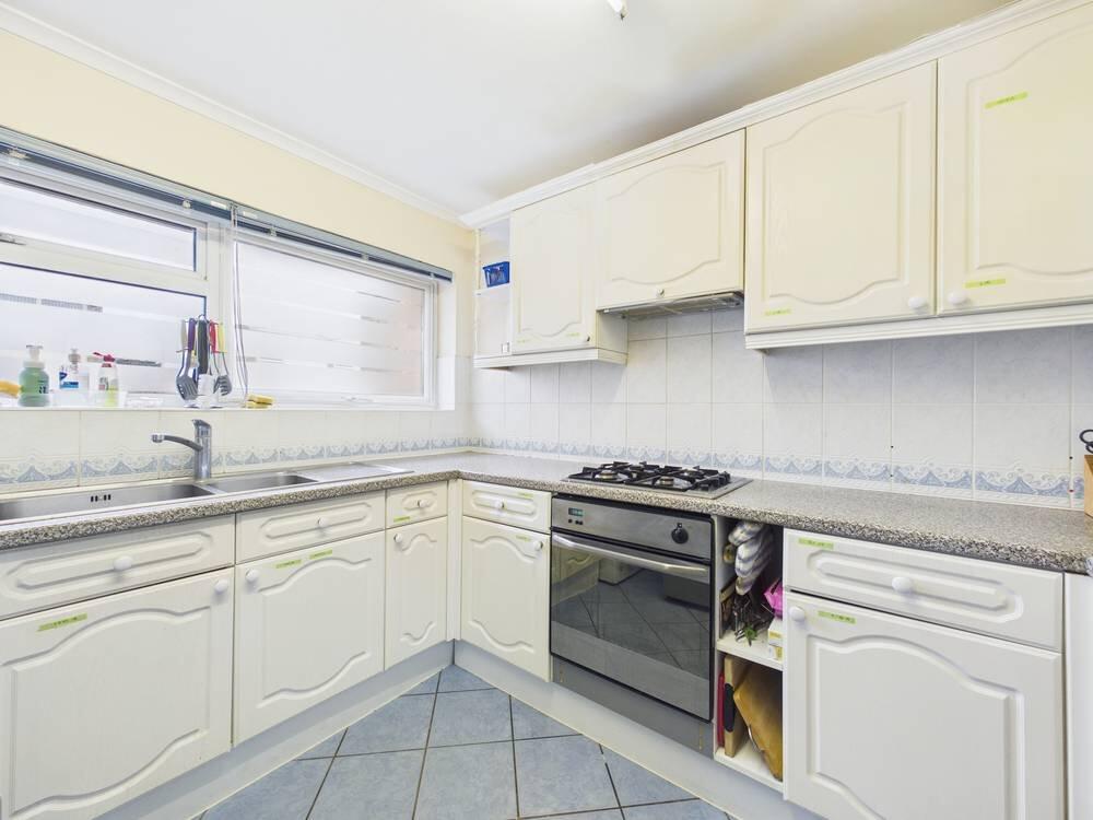 Ashdene Close, Ashford, Surrey, TW15 photo 3