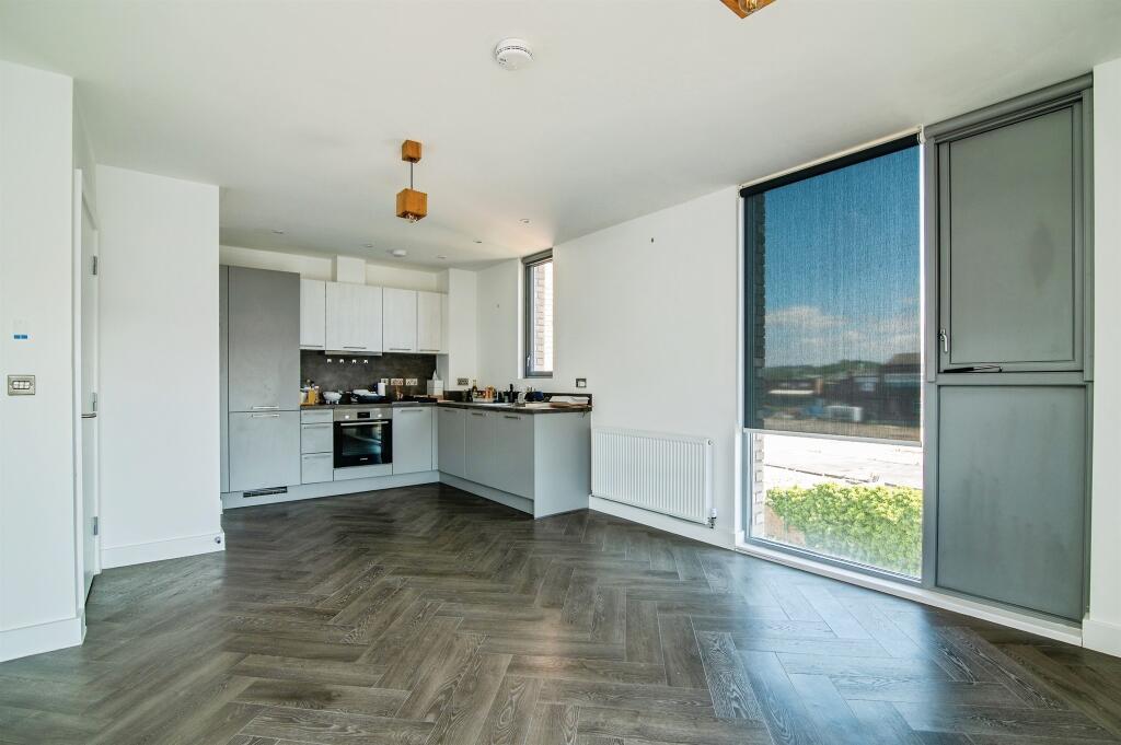 1-bed flat on Trent Bridge View, Nottingham, £200,000