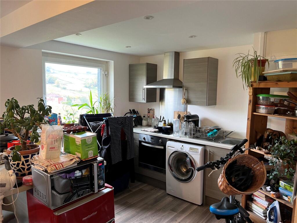 Parkwood Rise, Keighley, West Yorkshire, BD21 photo 2