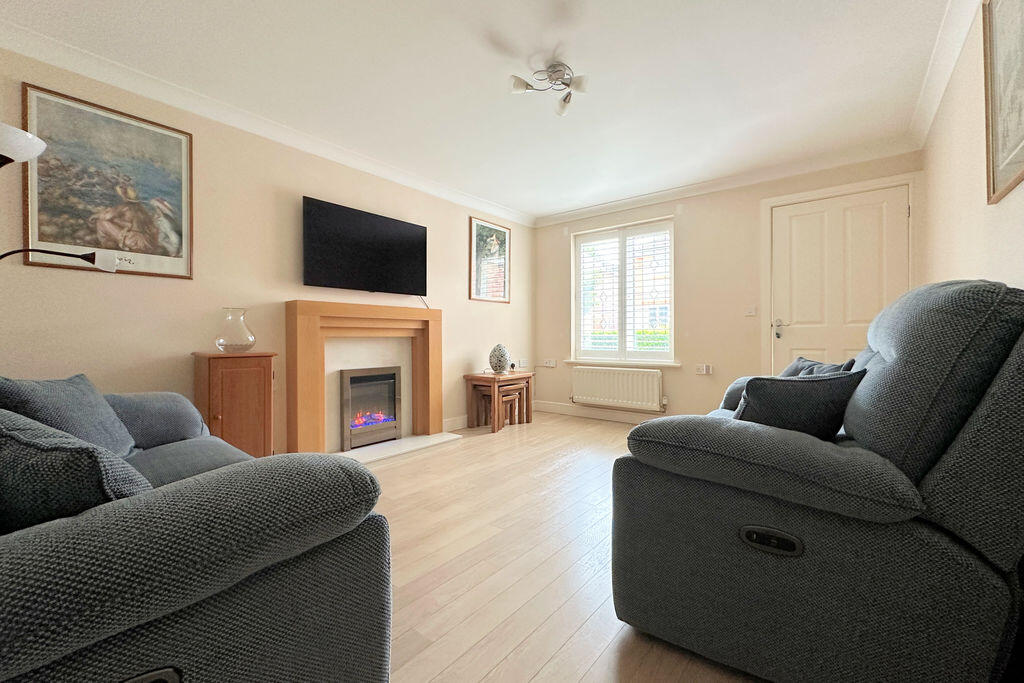House in Fareham, Portchester - View 5