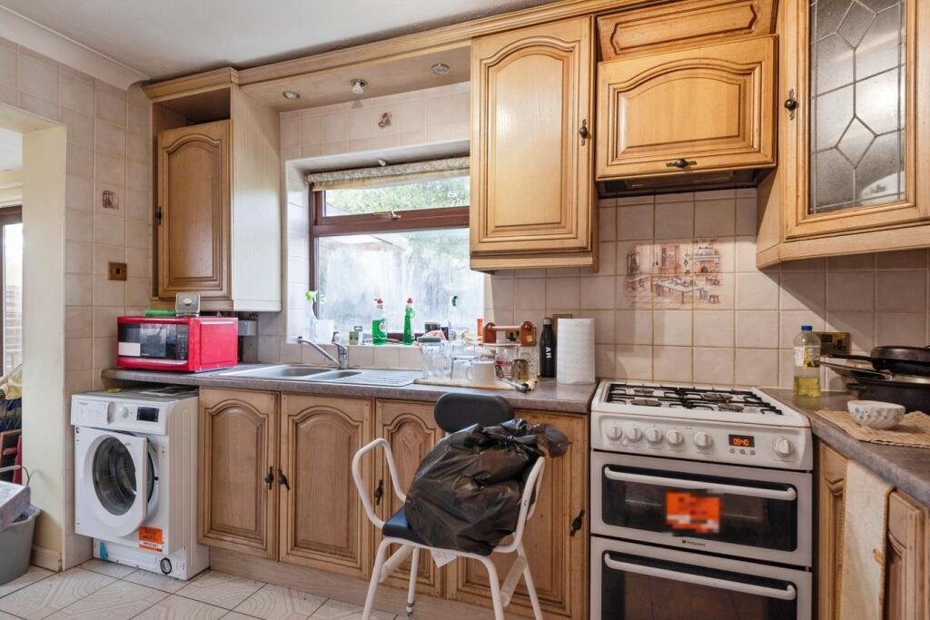 House in Stevenage, Stotfold - More