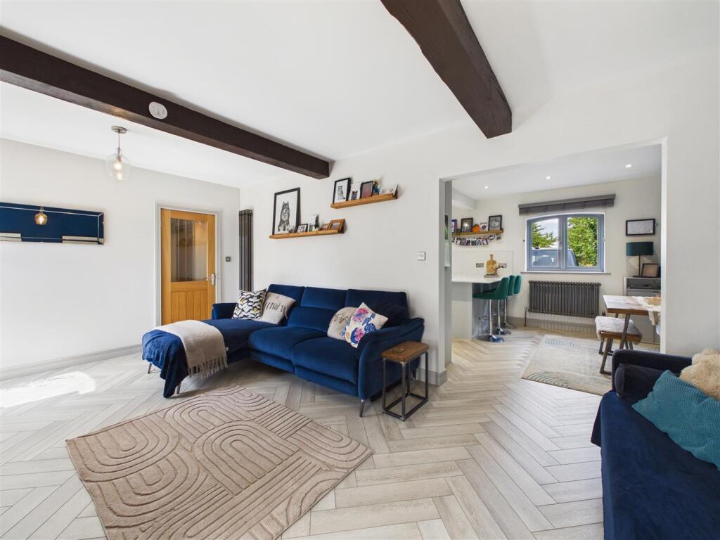 House in Chesterfield, Derbyshire - View 4
