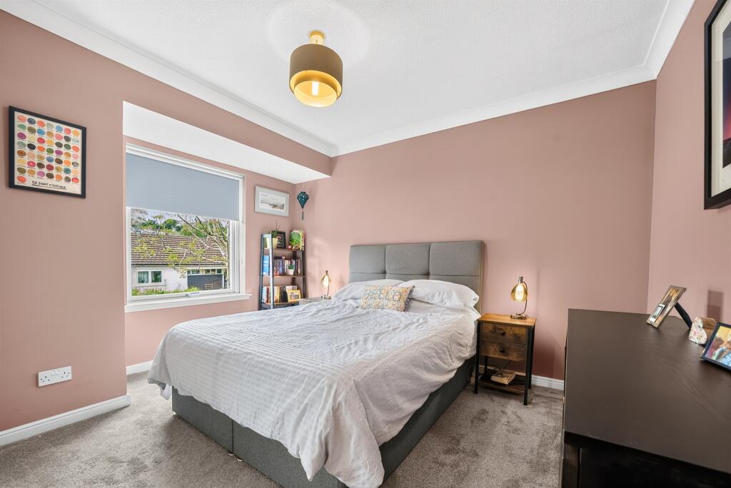 Apartment in Glasgow, East Renfrewshire - More
