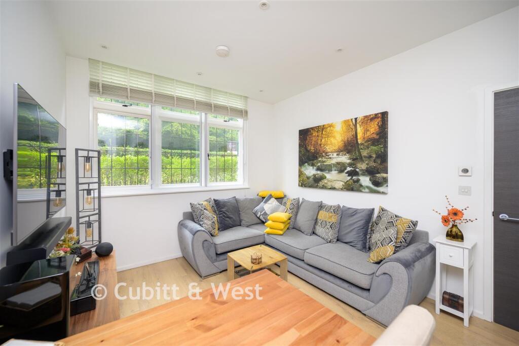 Apartment in Reigate and Banstead, Merstham - View 5