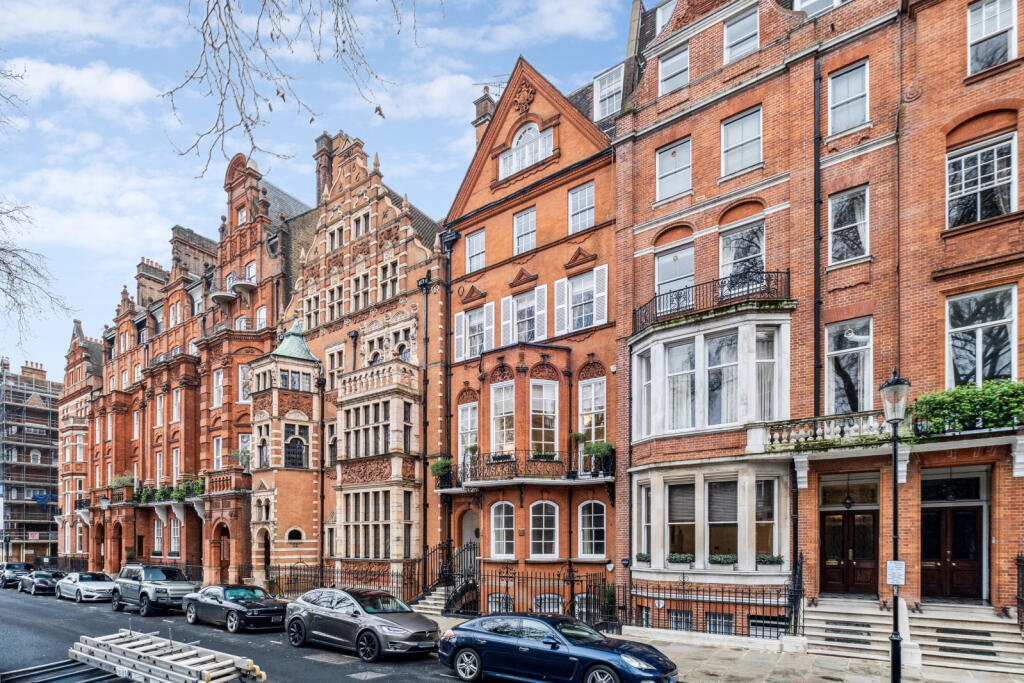 Main image of property: Cadogan Square, 
Knightsbridge, SW1X