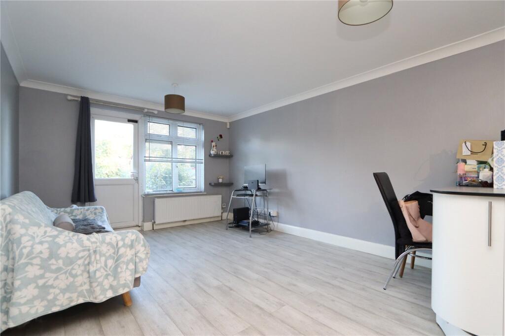 Apartment in Milton Keynes - View 3