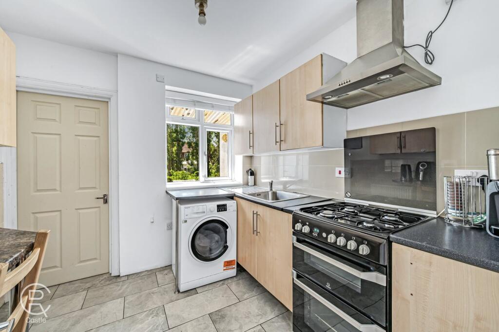 Connell Crescent, London, W5 - View 5