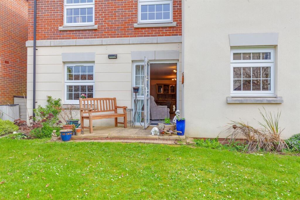 301 High Street, Ongar, CM5 9FD photo 3