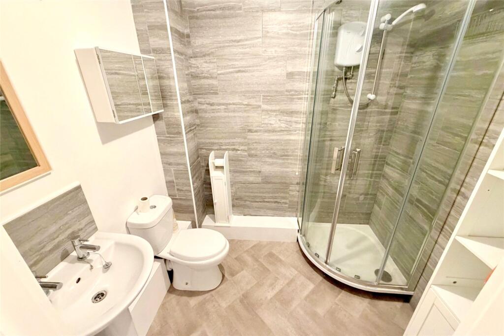 Apartment in Whitley Bay, South Wellfield - View 4