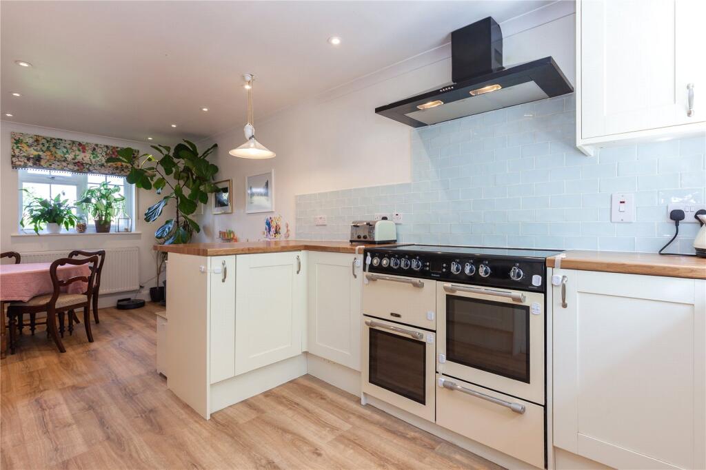 House in West Oxfordshire, Burford - View 2