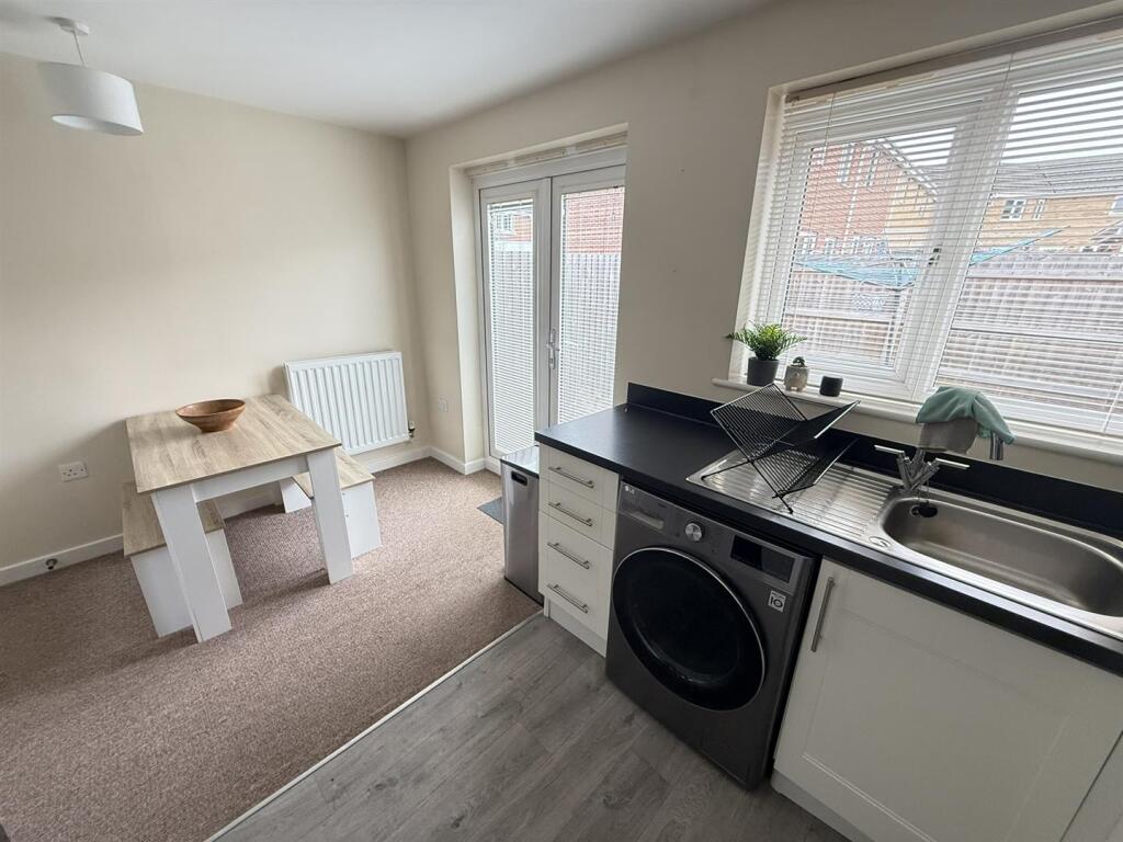 House in Chippenham, Hardenhuish, Sheldon - More