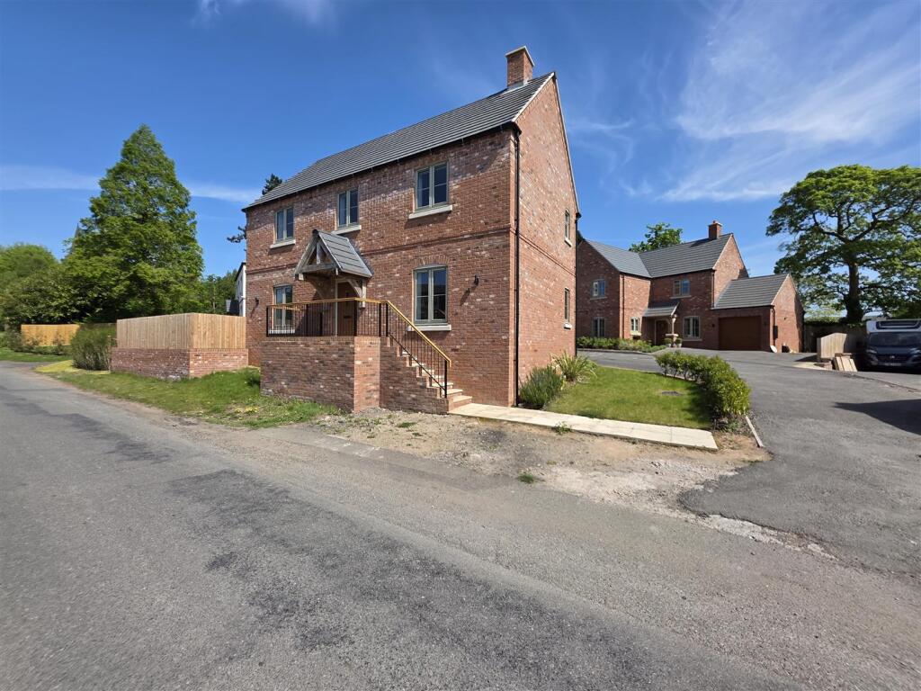 4-bed detached on Main Street, Blackfordby, Swadlincote, £550,000
