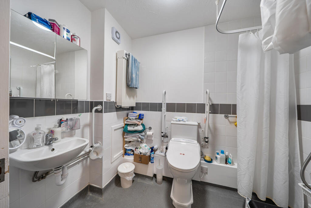 Maple Court, 9 Pinner Hill Road, Pinner photo 4