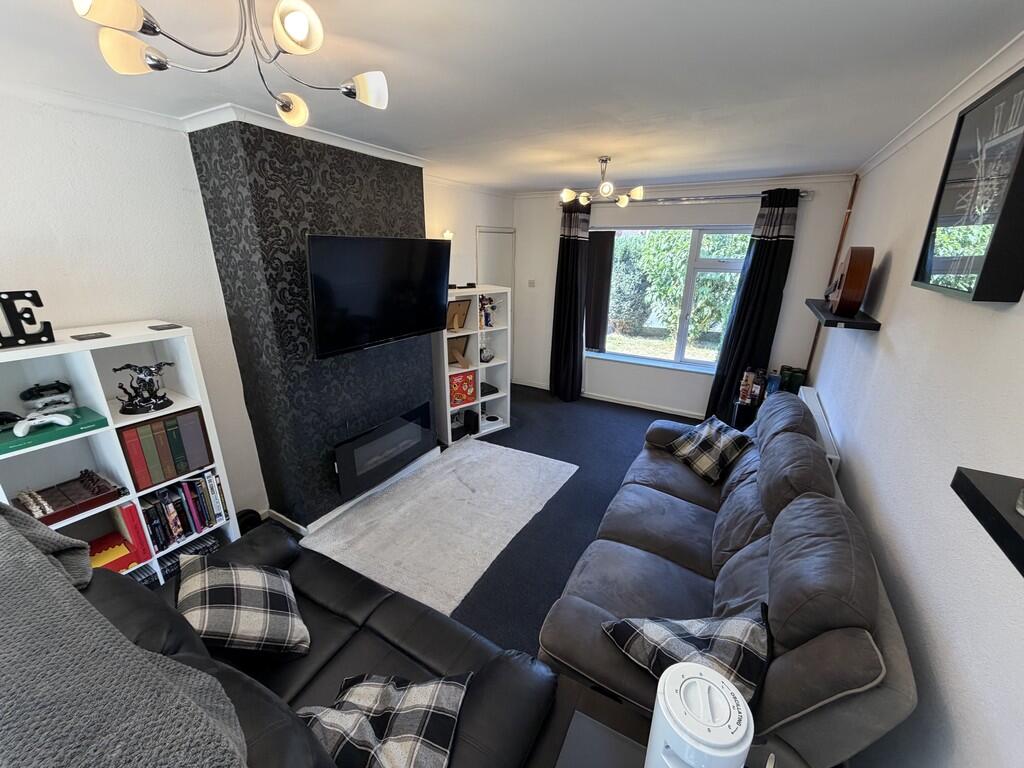 House in Nuneaton and Bedworth, Warwickshire - View 5