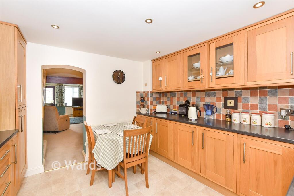 2-bed house on Warehorne Road, Hamstreet, Ashford, Kent, £275,000