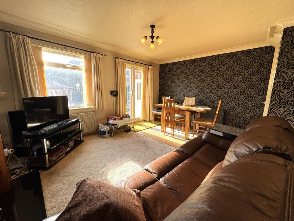 Seaford Close, Bursledon Green, Southampton photo 4