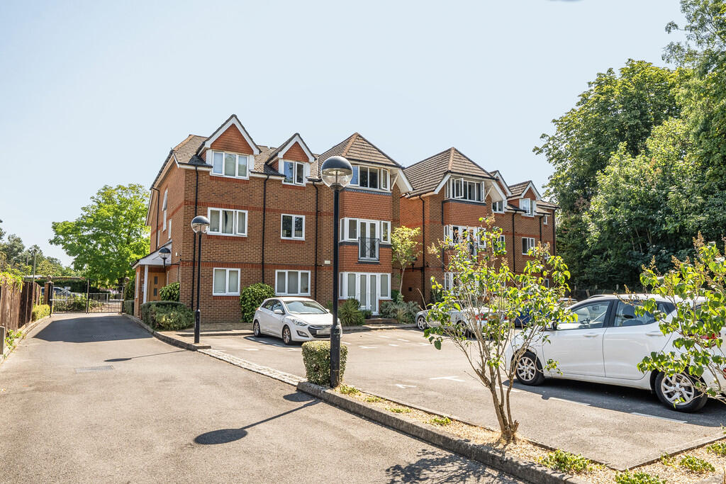 Stoke Road, Guildford photo 2