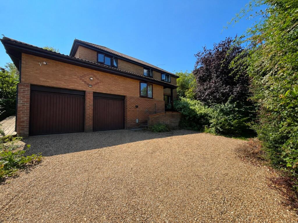 Main image of property: Tebbitt Close, LONG BUCKBY, Northamptonshire, NN6