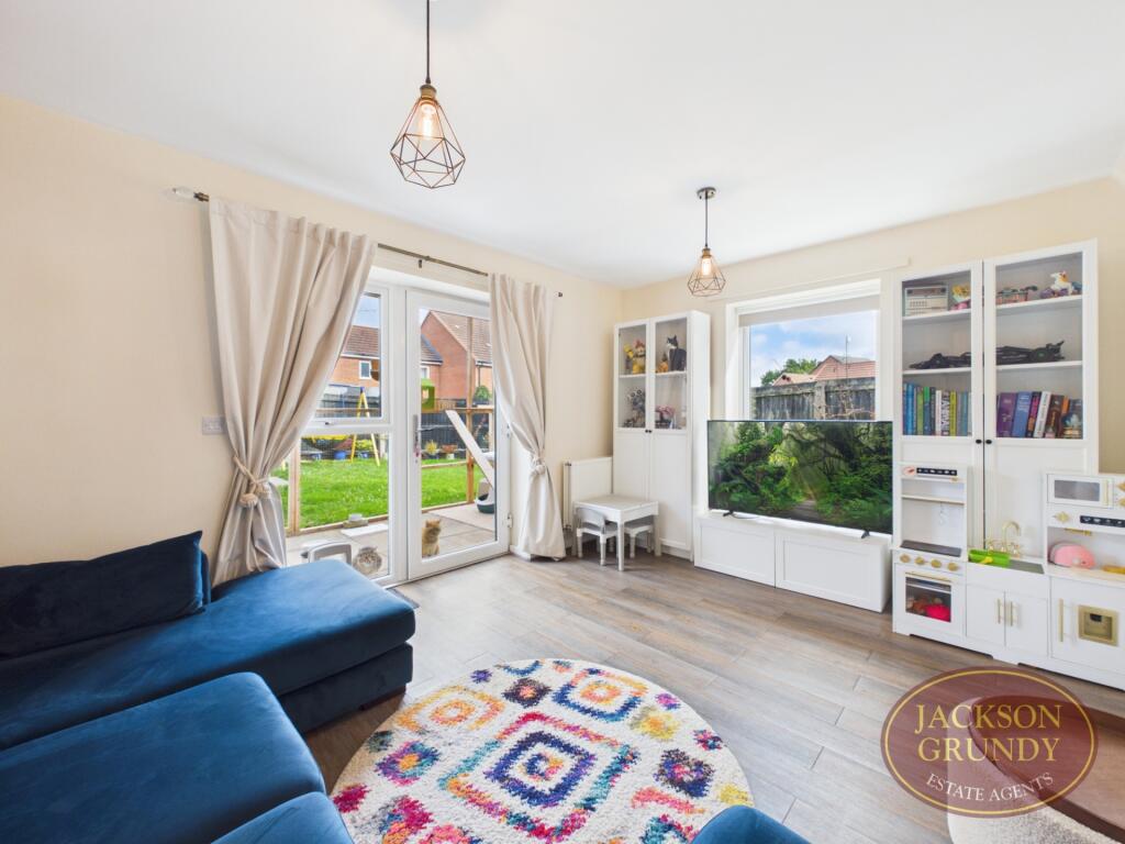 House in Northampton, Round Spinney - View 4