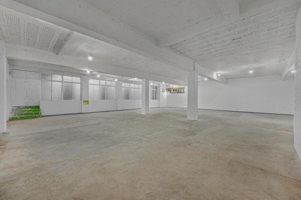 hall 11.jpg