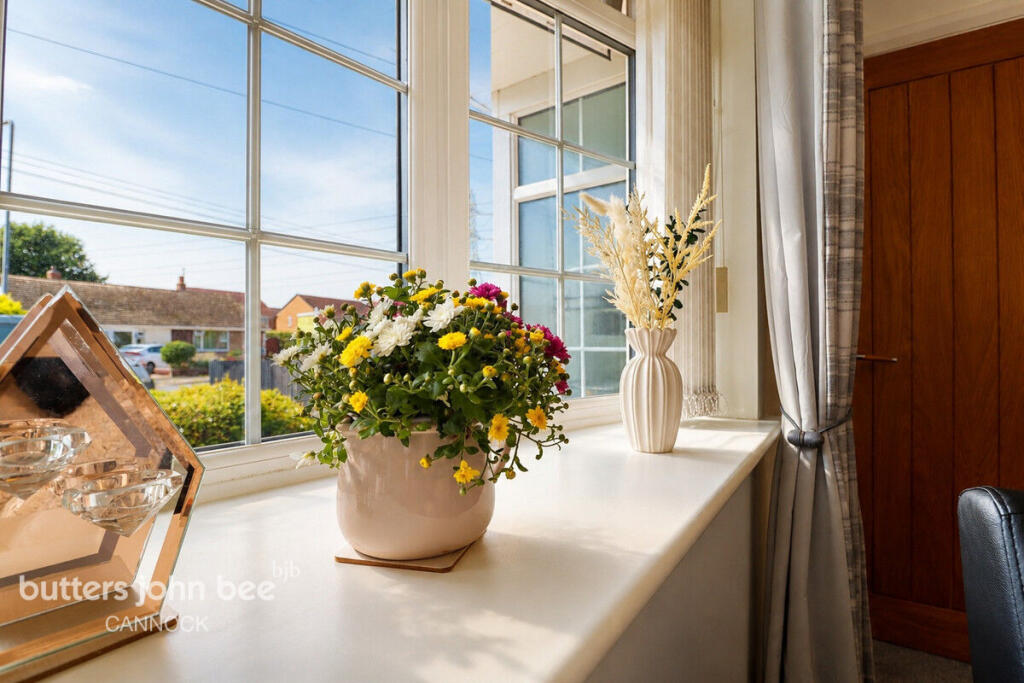 House in Wolverhampton, Bushbury - View 4