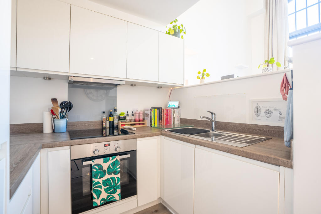 Apartment in Leeds, West Yorkshire - More
