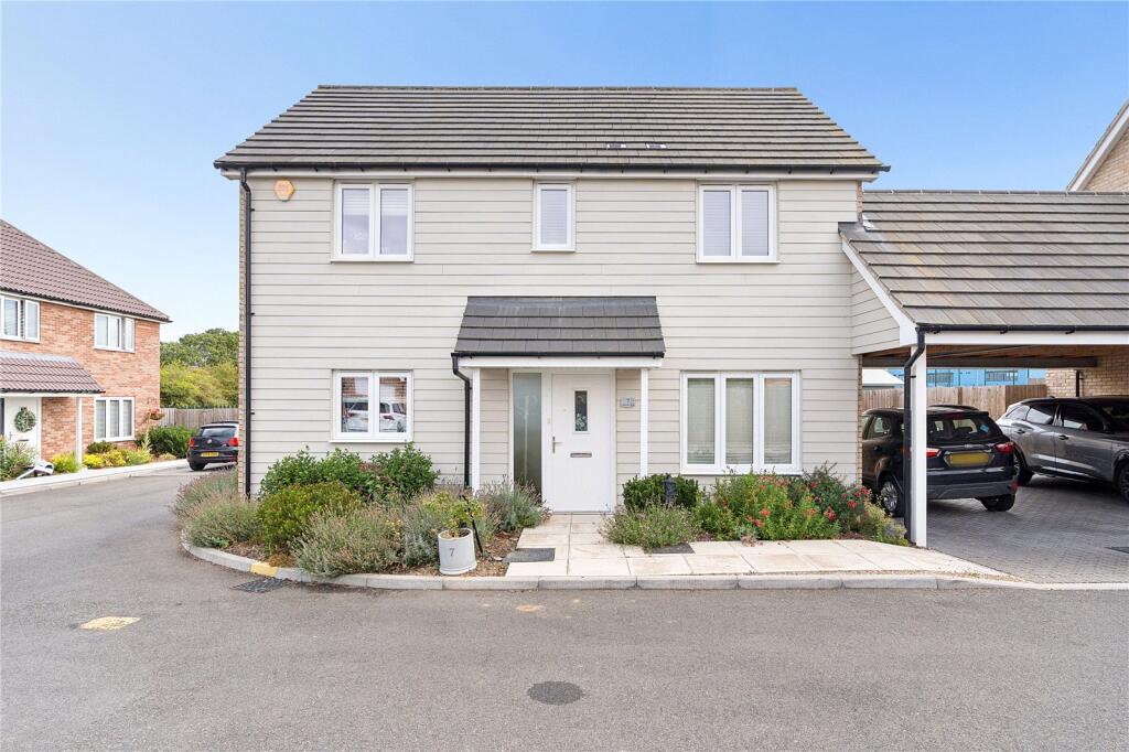 Main image of property: Hadfield Close, Wickford, Essex, SS11