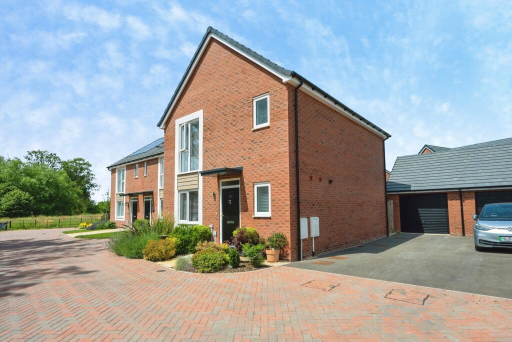 Main image of property: Poplar Drive, Meon Vale, Stratford-upon-Avon, Warwickshire, CV37