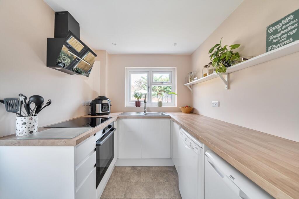 House in Havant, Hampshire - View 4