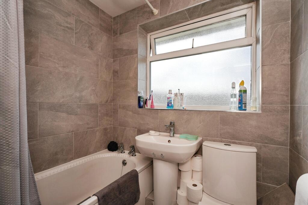 House in Brighouse, Field Lane, Rastrick - More