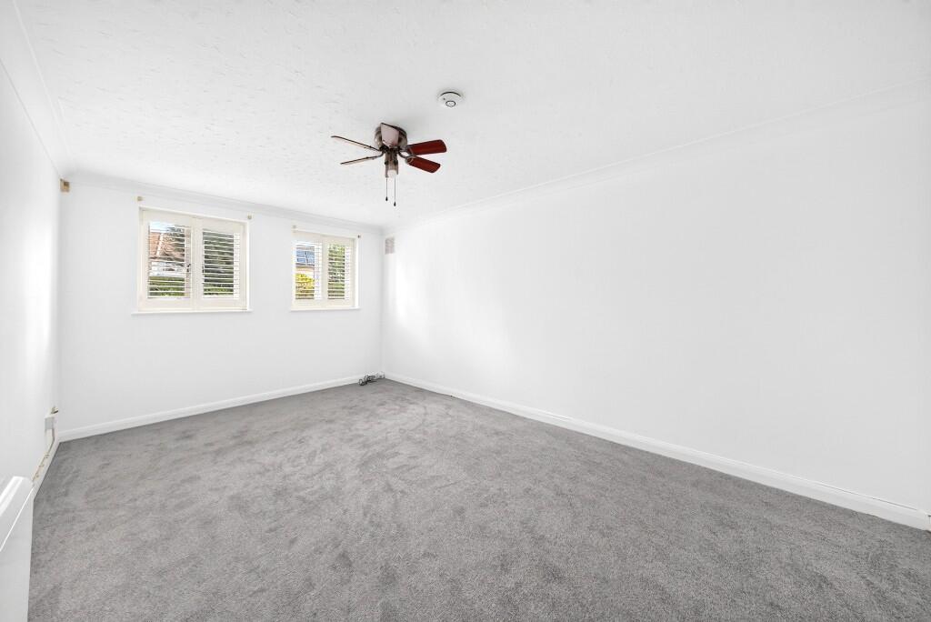Rainham Road, Rainham, Havering, London, RM13 photo 3
