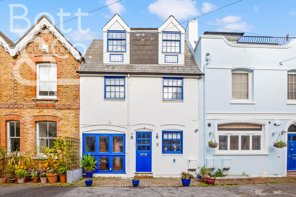 Main image of property: Royal Crescent Mews, Brighton