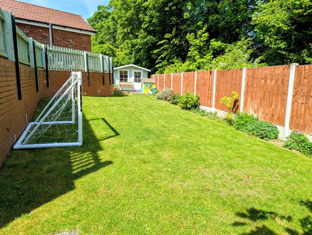 11 Capel Close,  The Mount, Shrewsbury, SY3 8BZ photo 3